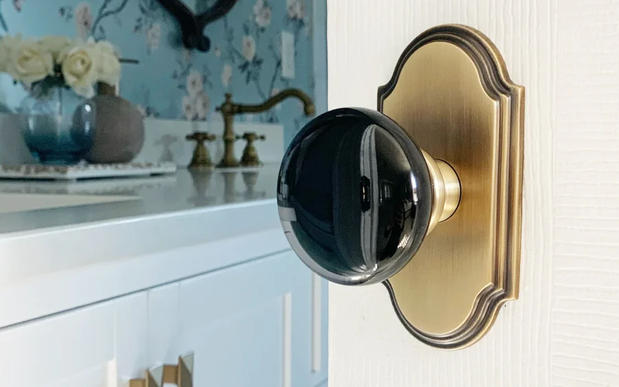 Black Porcelain Knobs for a Lavish Bathroom